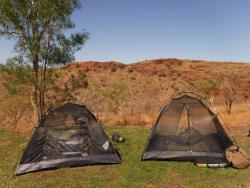 宿泊テント1例　画像協力Adventure Tours Australia