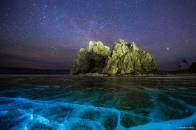 夜の神秘バイカル湖