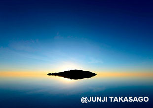 ウユニ塩湖（c）JUNJI TAKASAGO